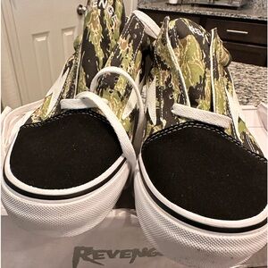 Revenge storm x size 8 mens